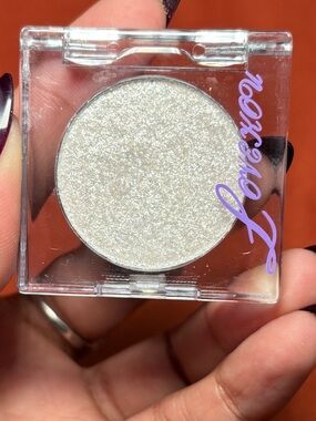 Eye Topper/ Highlight Silver White Shimmer Pressed Eyeshadow Sparkling Lid Shade